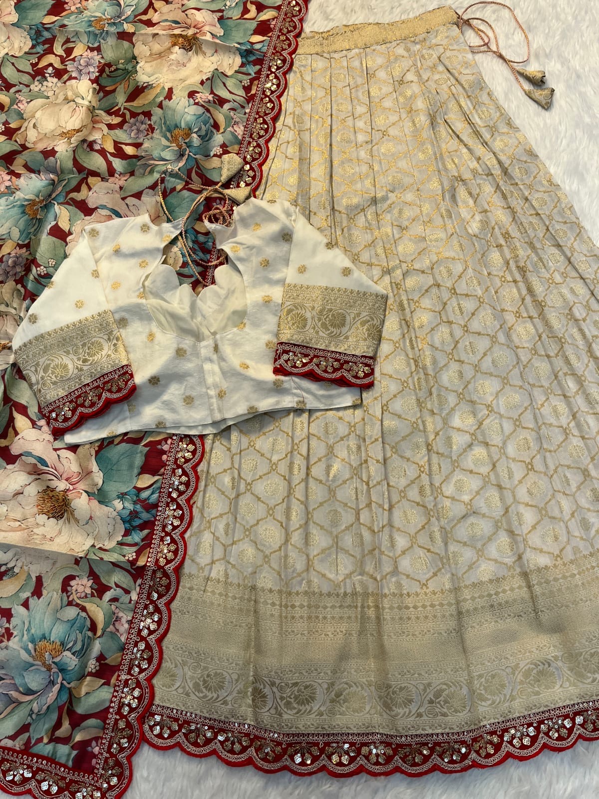 Pure Banarasi Zari Meena Weaved Stiched Lehanga - Image 10