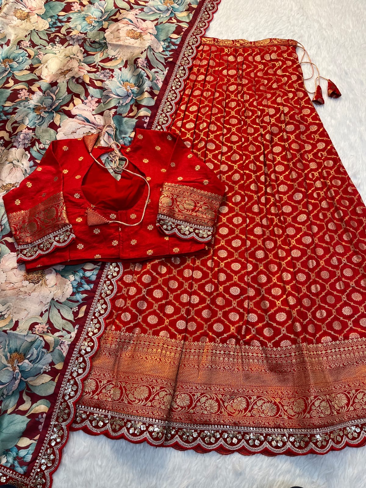 Pure Banarasi Zari Meena Weaved Stiched Lehanga - Image 5