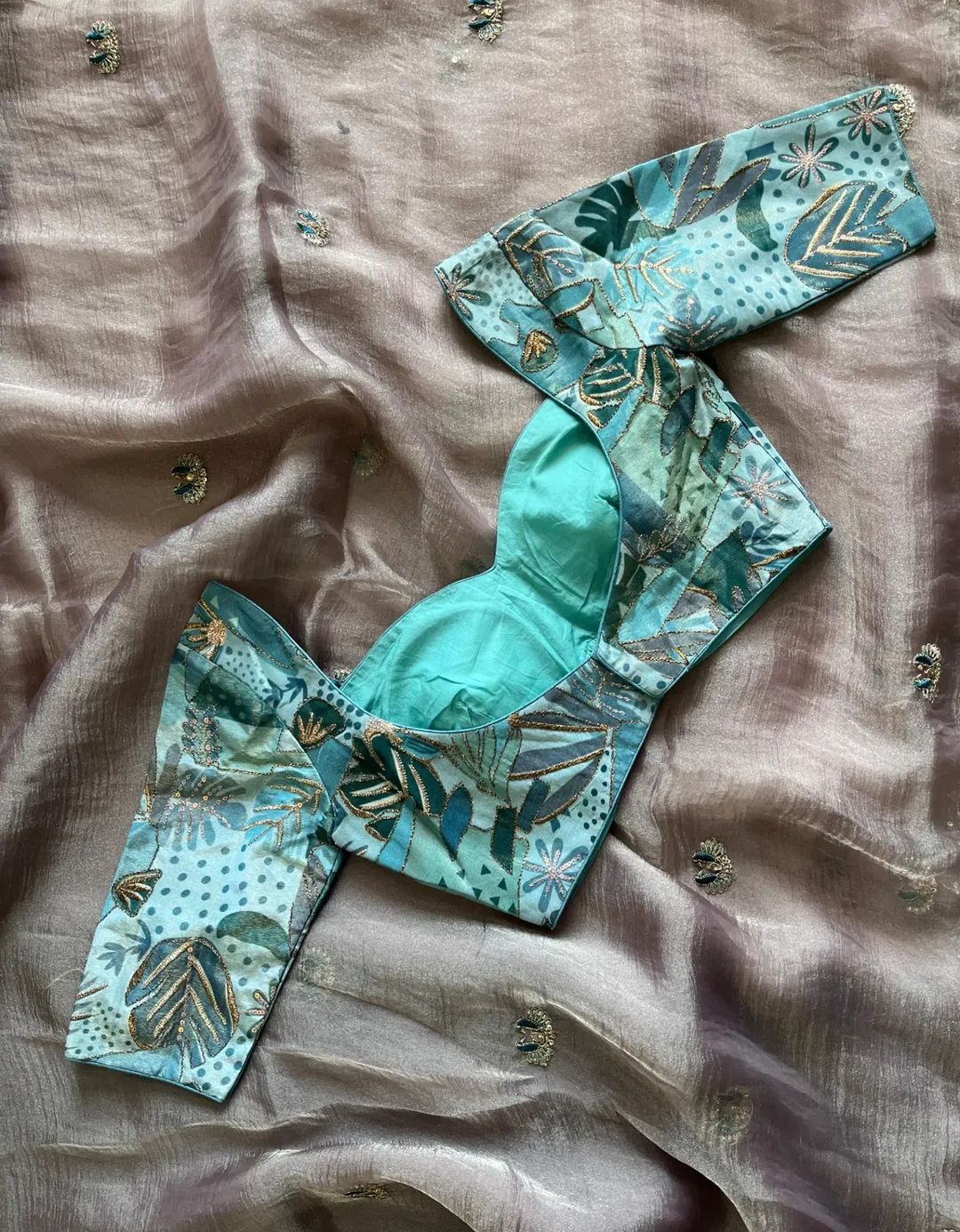 Premium tissue saree - Image 4