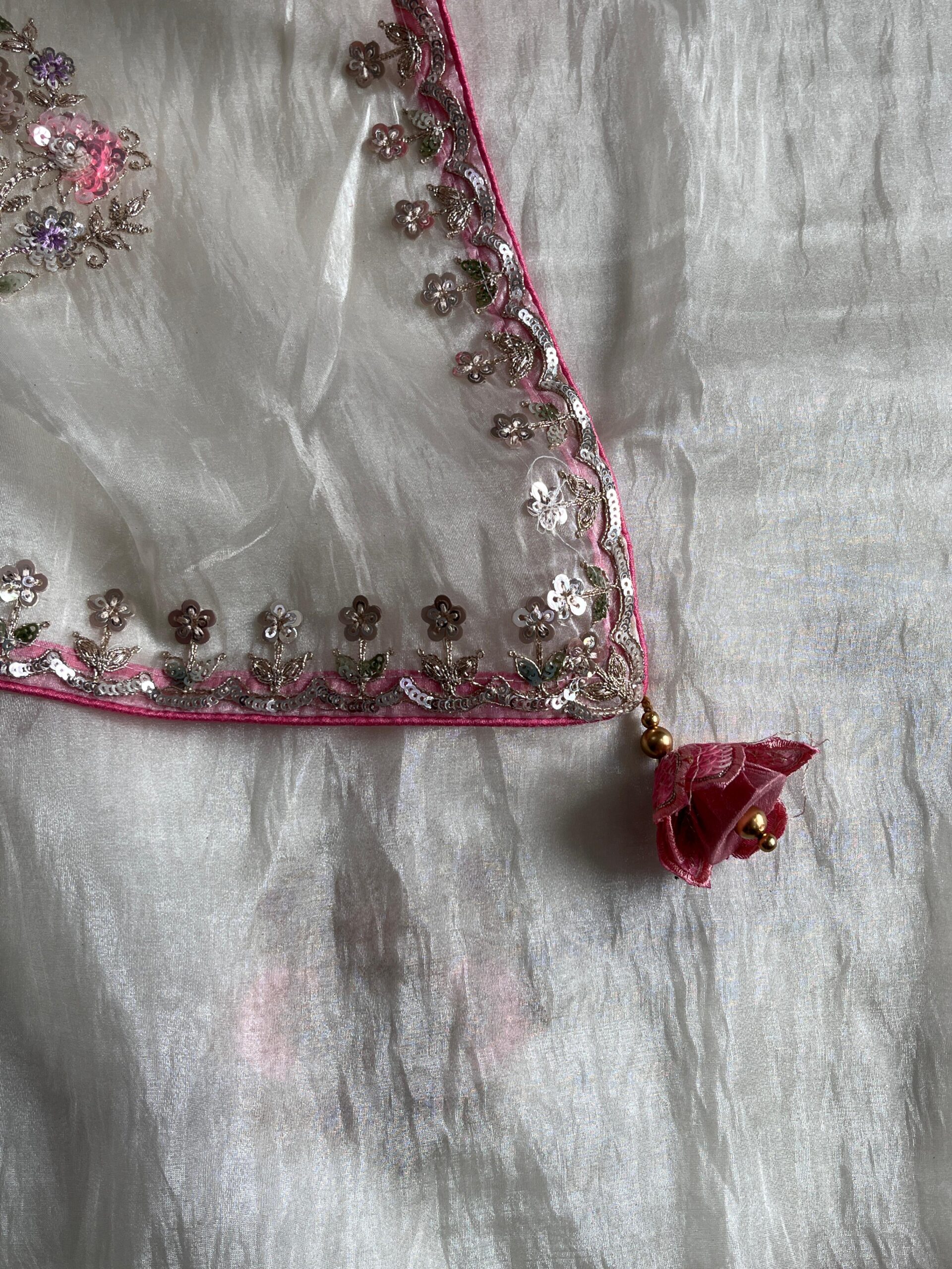 Pure Gold Crush Tissue saree with sequence Butta’s on all over the saree - Image 8