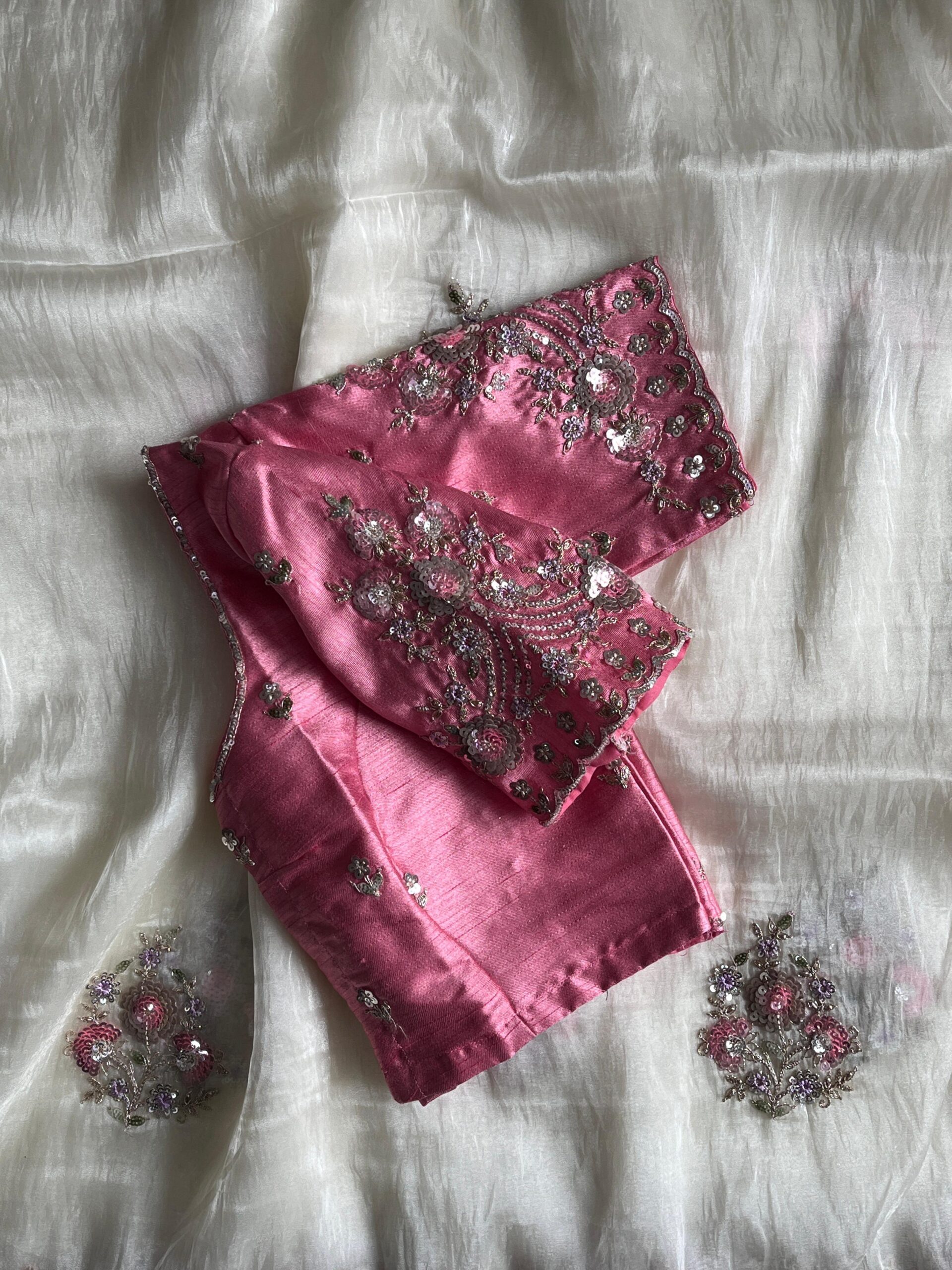 Pure Gold Crush Tissue saree with sequence Butta’s on all over the saree - Image 6