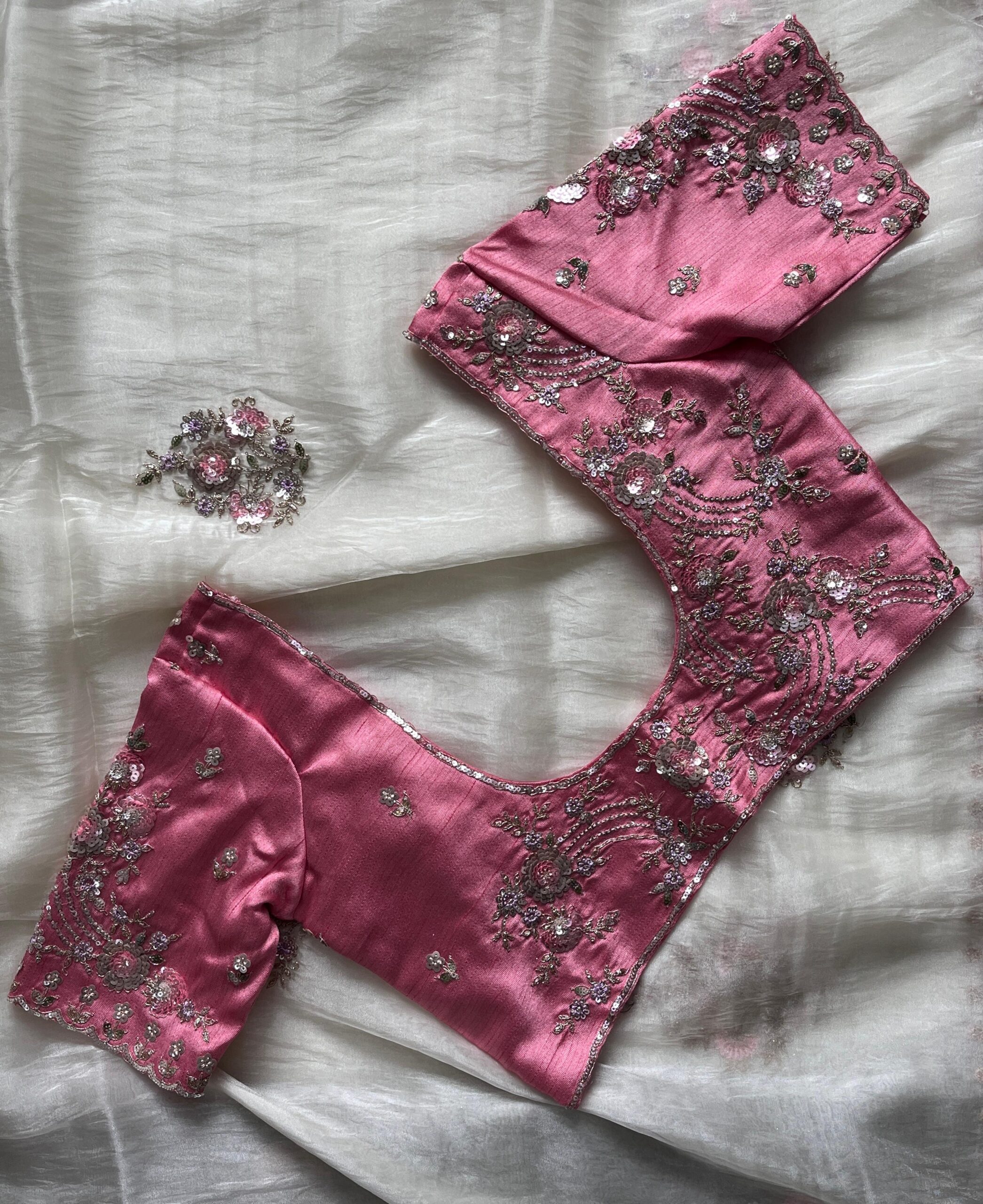 Pure Gold Crush Tissue saree with sequence Butta’s on all over the saree - Image 5