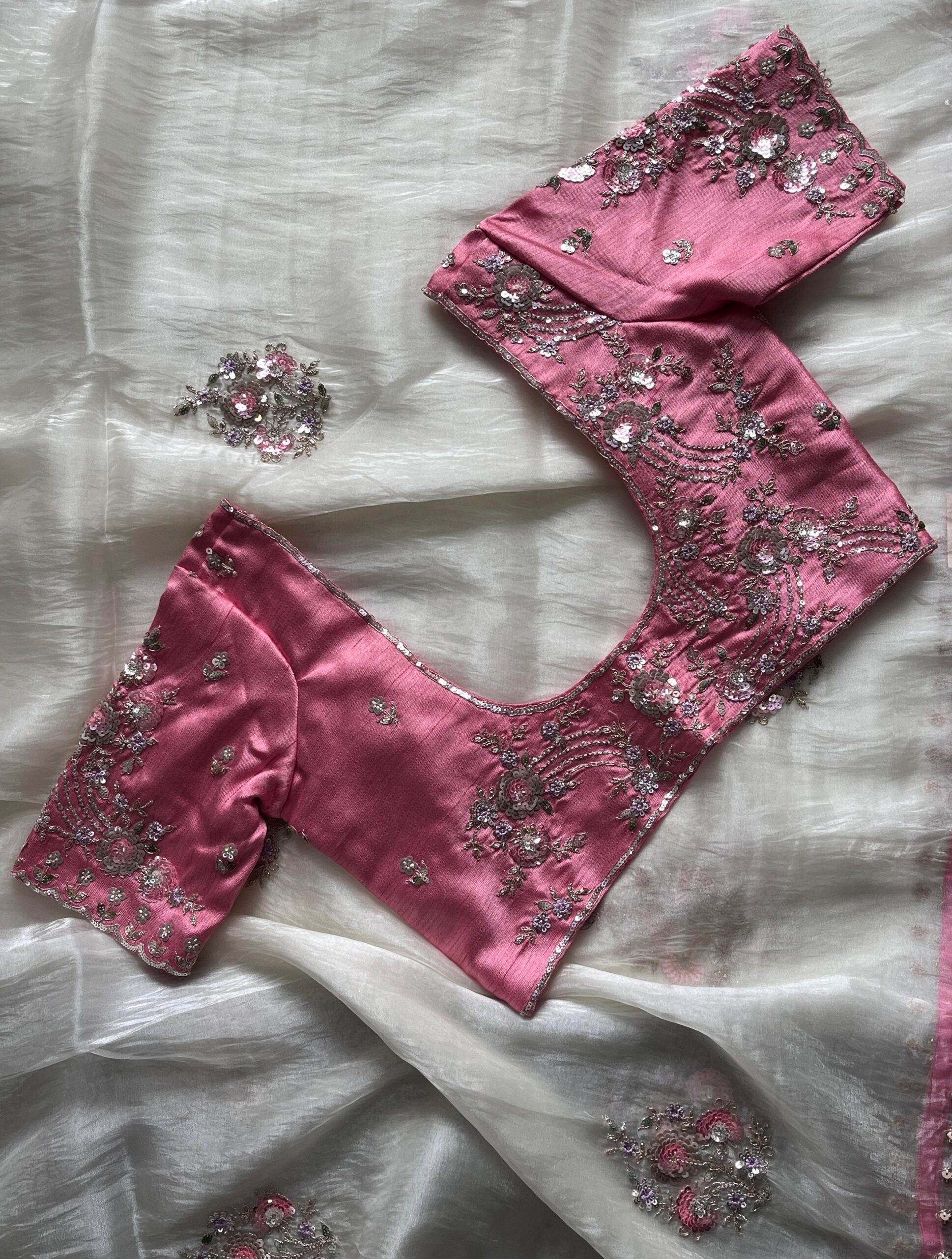 Pure Gold Crush Tissue saree with sequence Butta’s on all over the saree - Image 4