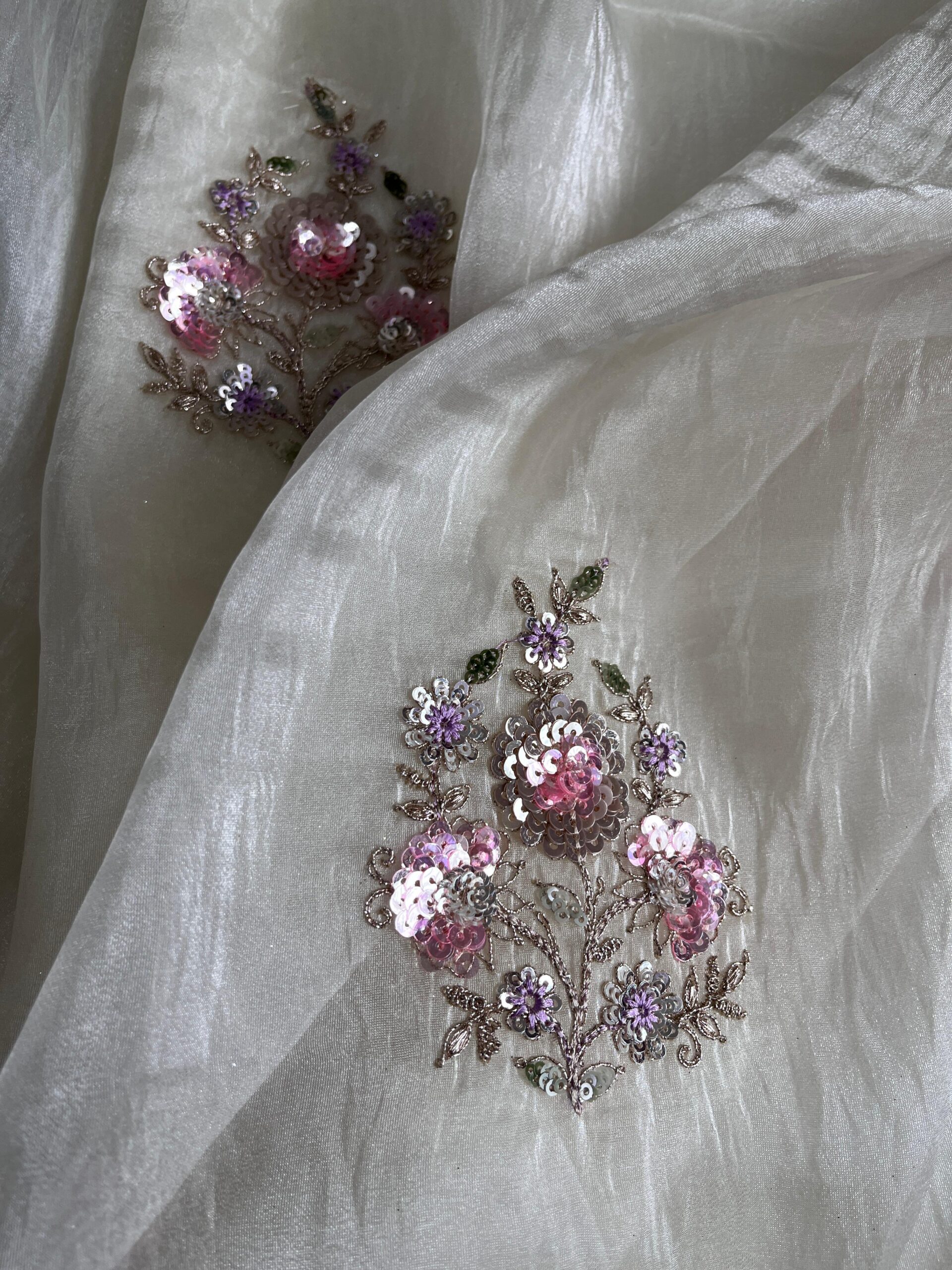 Pure Gold Crush Tissue saree with sequence Butta’s on all over the saree - Image 10