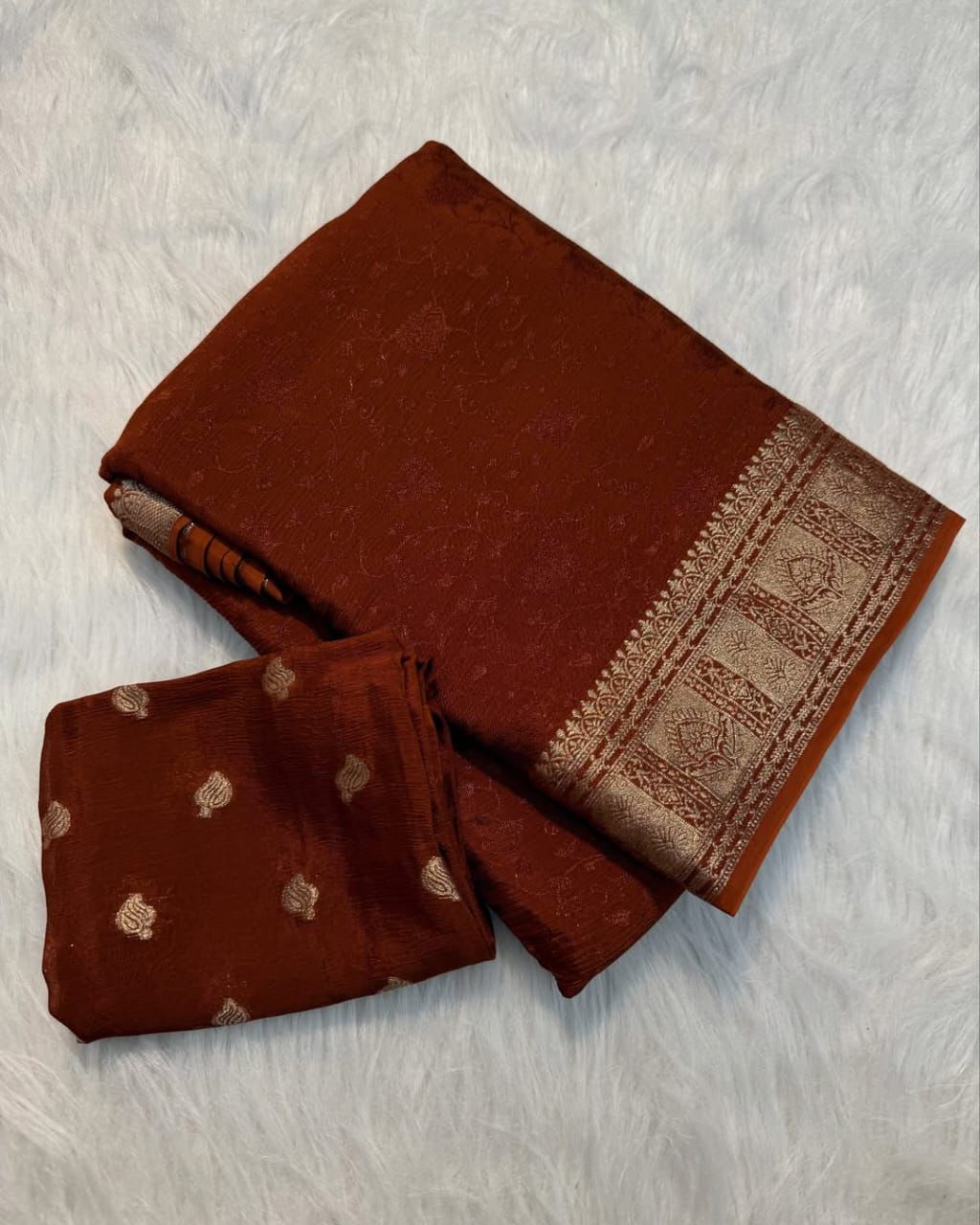 Viscose Chinnon Saree with Self Jacquard - Image 5