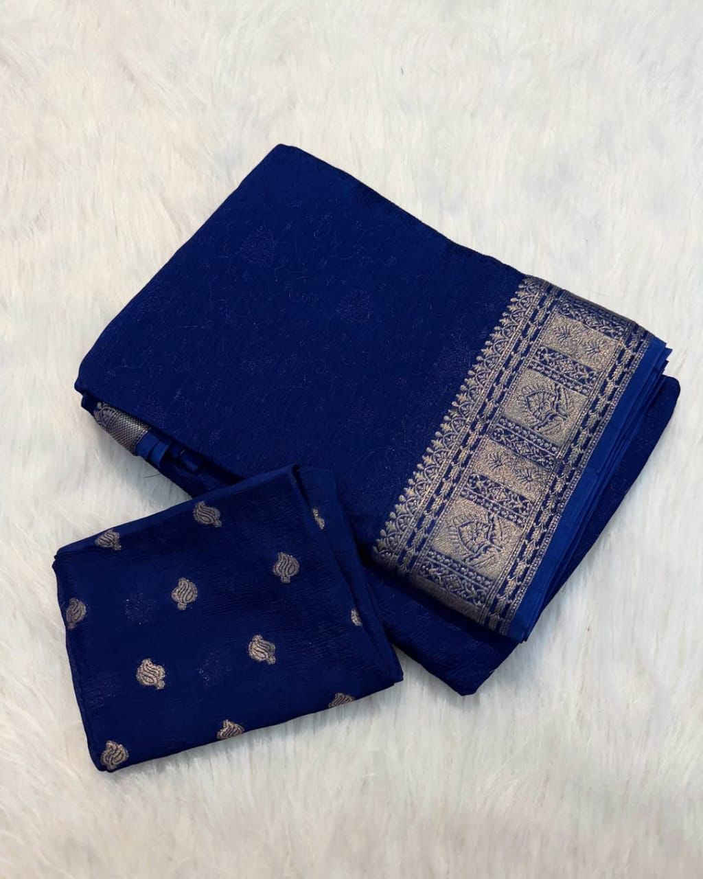 Viscose Chinnon Saree with Self Jacquard - Image 7