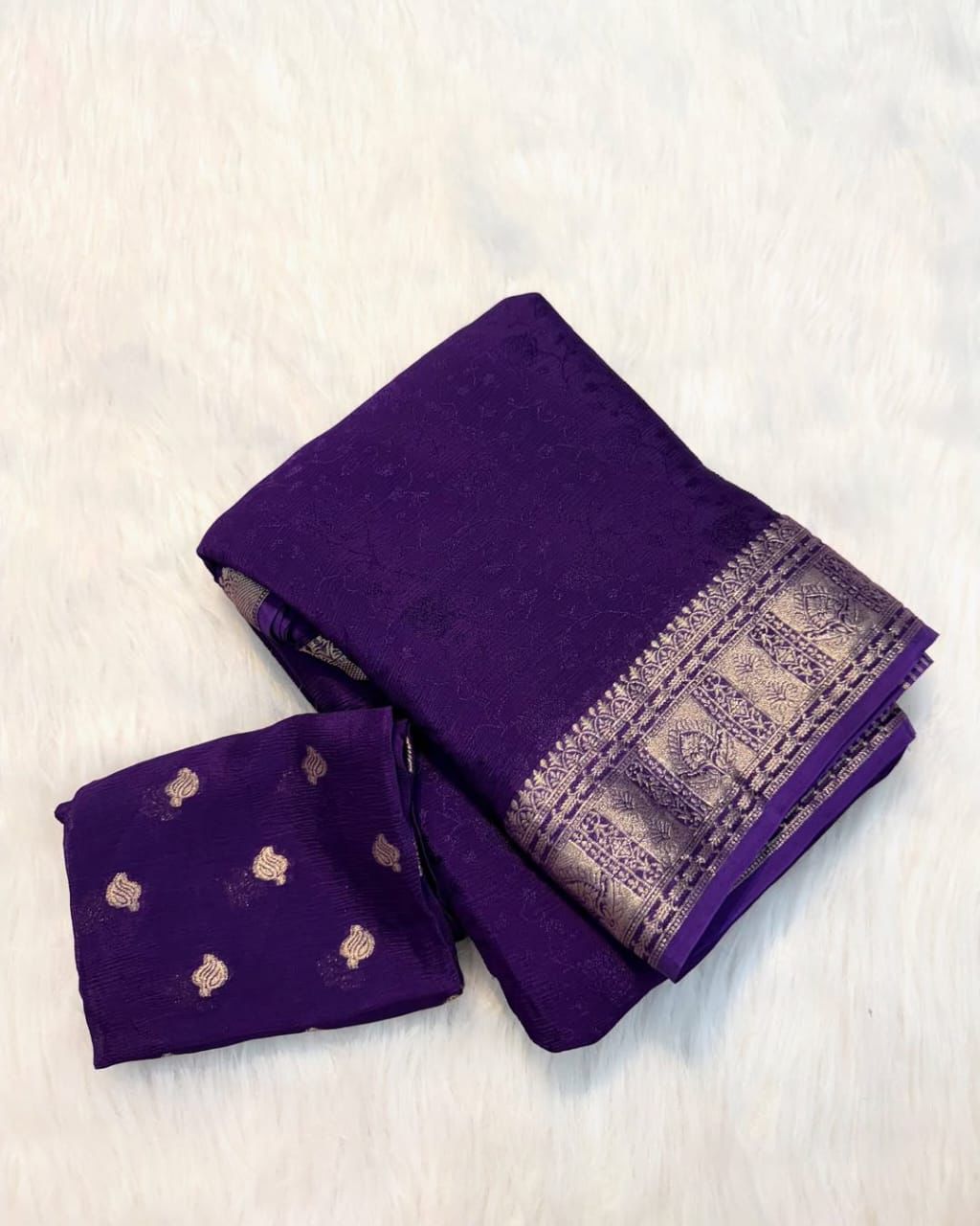 Viscose Chinnon Saree with Self Jacquard - Image 9