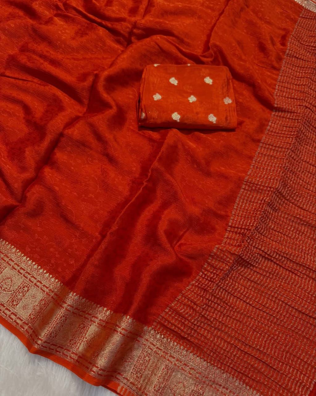 Viscose Chinnon Saree with Self Jacquard - Image 12