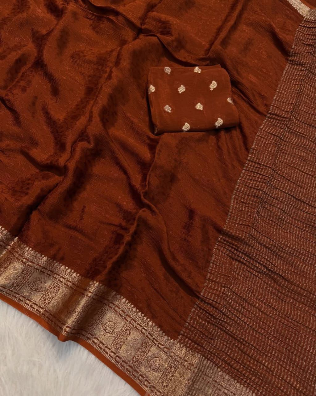 Viscose Chinnon Saree with Self Jacquard - Image 6