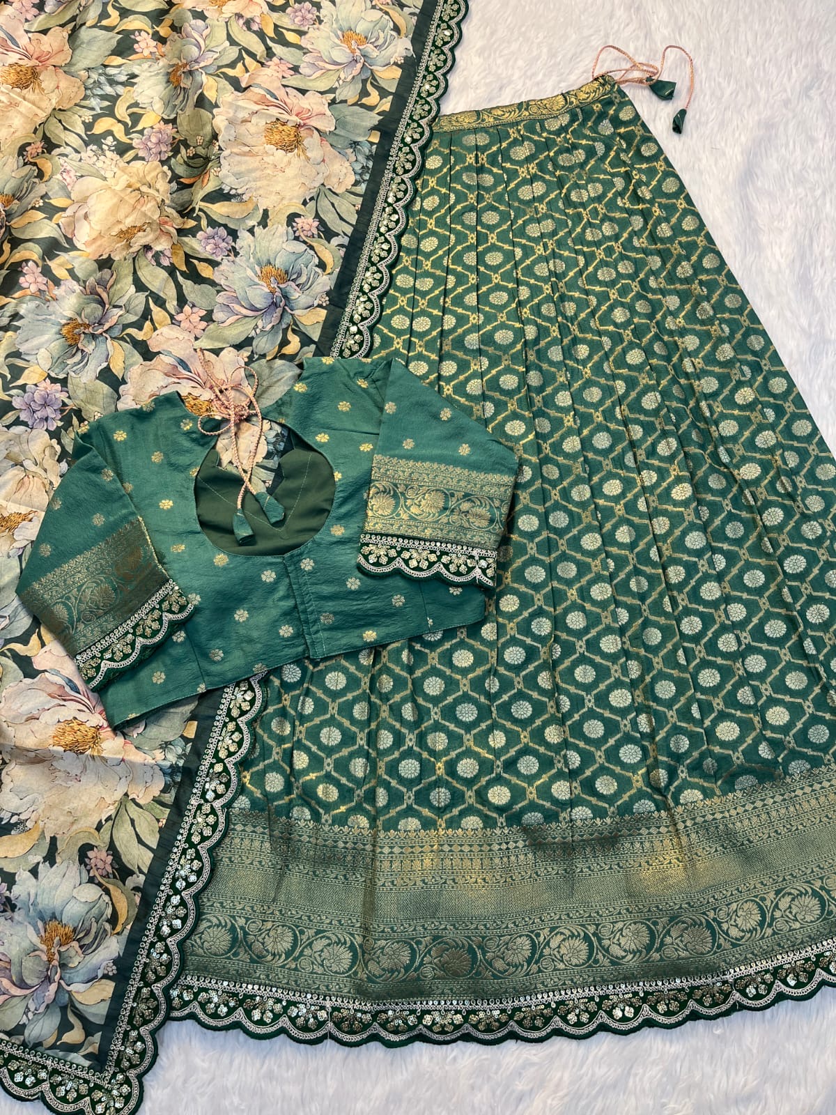 Pure Banarasi Zari Meena Weaved Stiched Lehanga