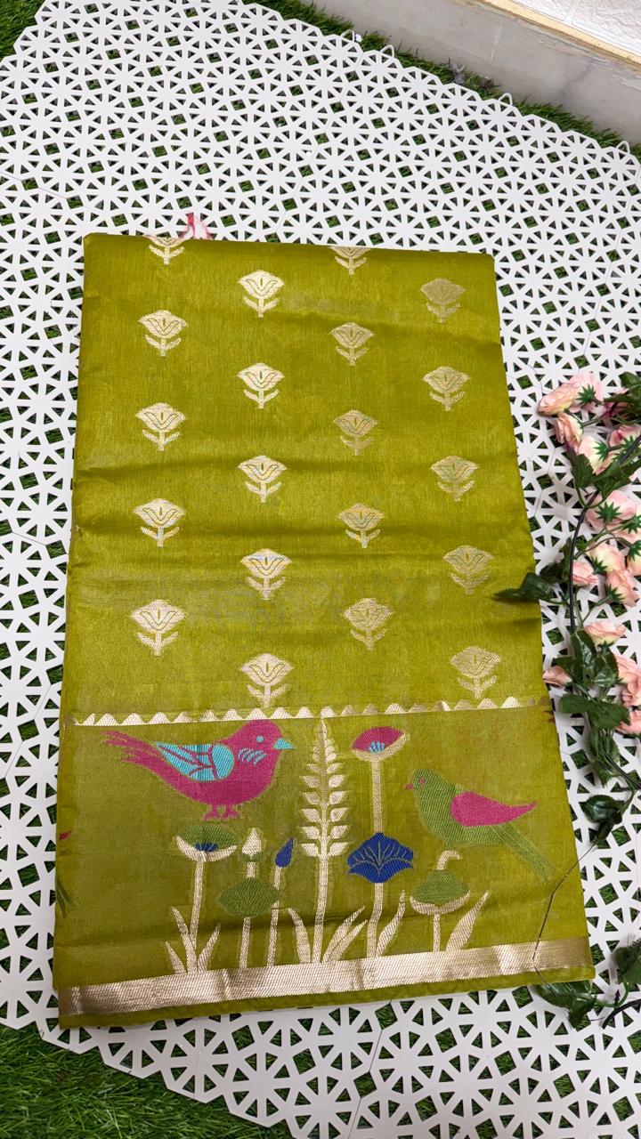 Graceful Paper Silk Sarees with delicate all-over bflowers - Image 4