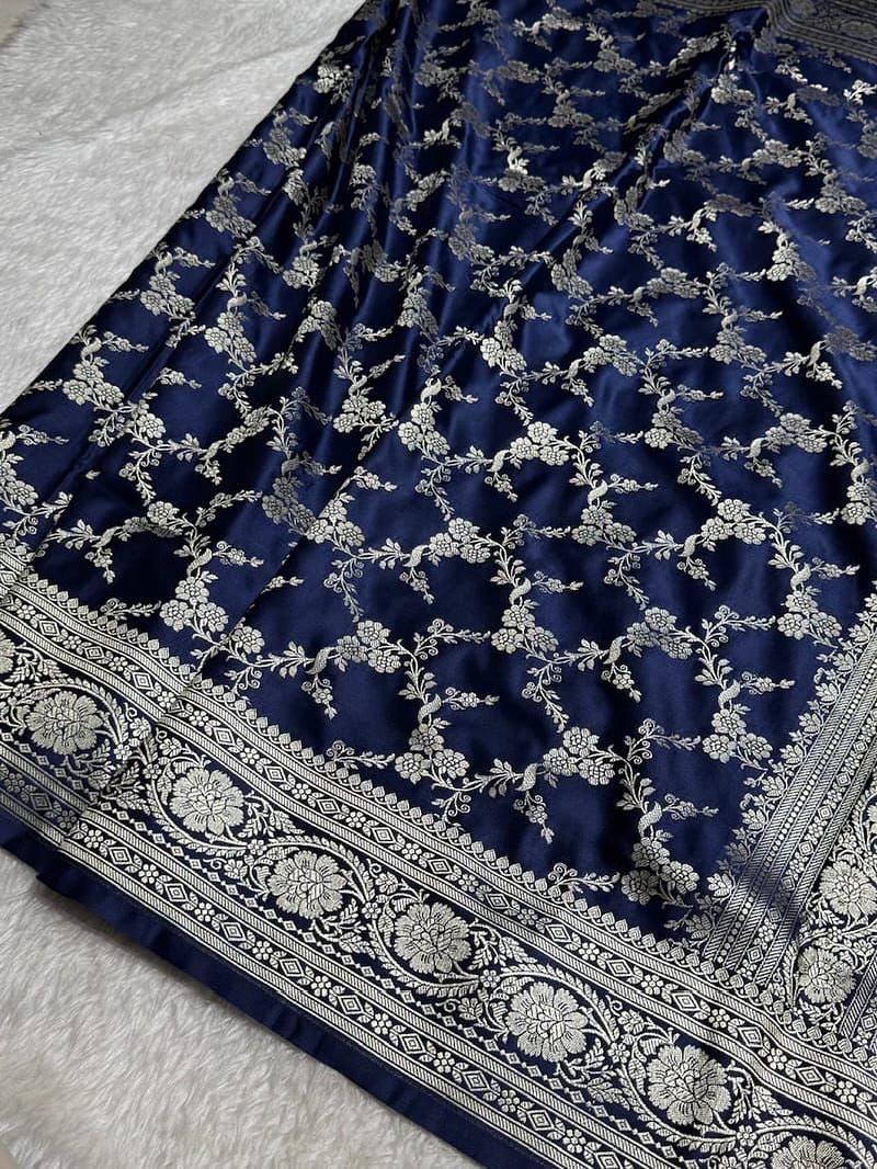 Handloom Banarasi Mashru Katan silk Saree - Image 8