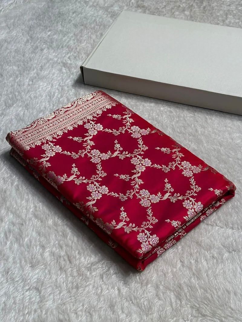 Handloom Banarasi Mashru Katan silk Saree - Image 21