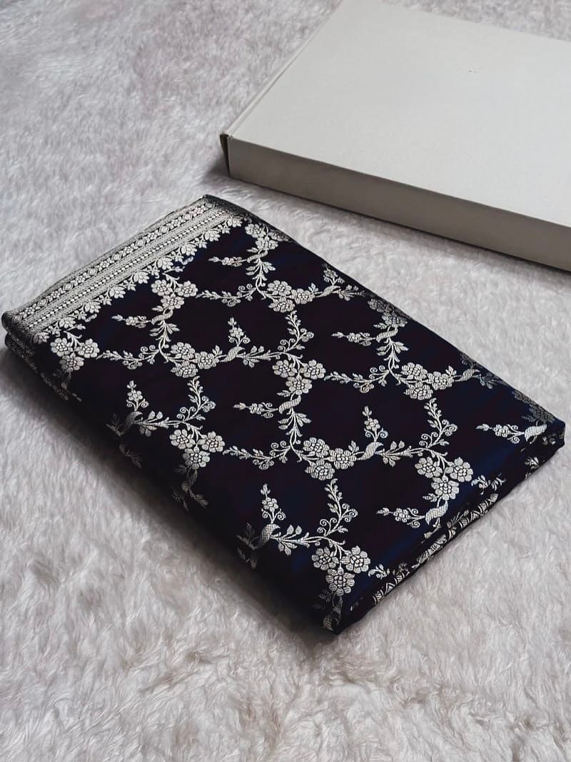 Handloom Banarasi Mashru Katan silk Saree - Image 20