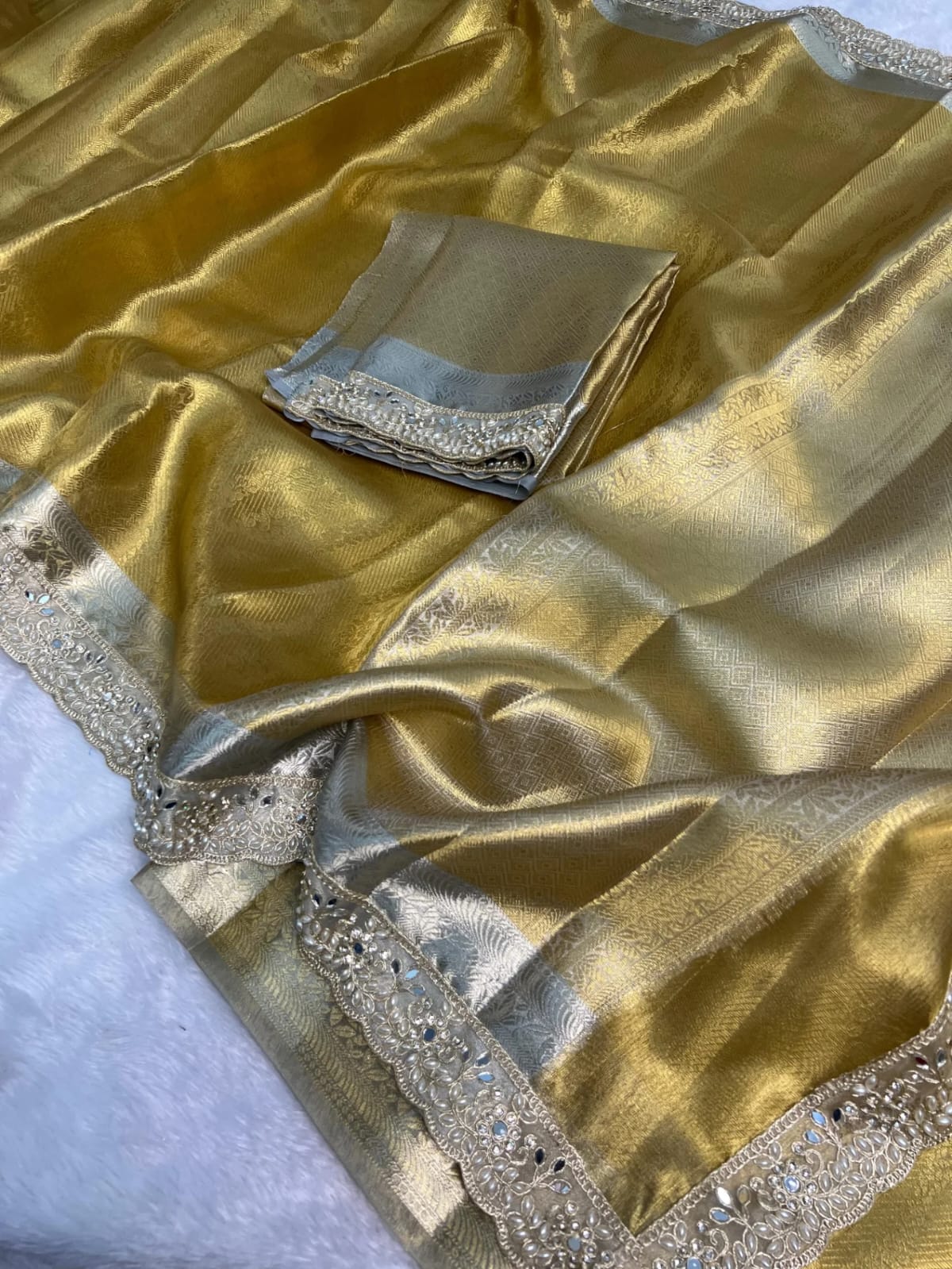 Kanjivaram tissue saree - Image 3