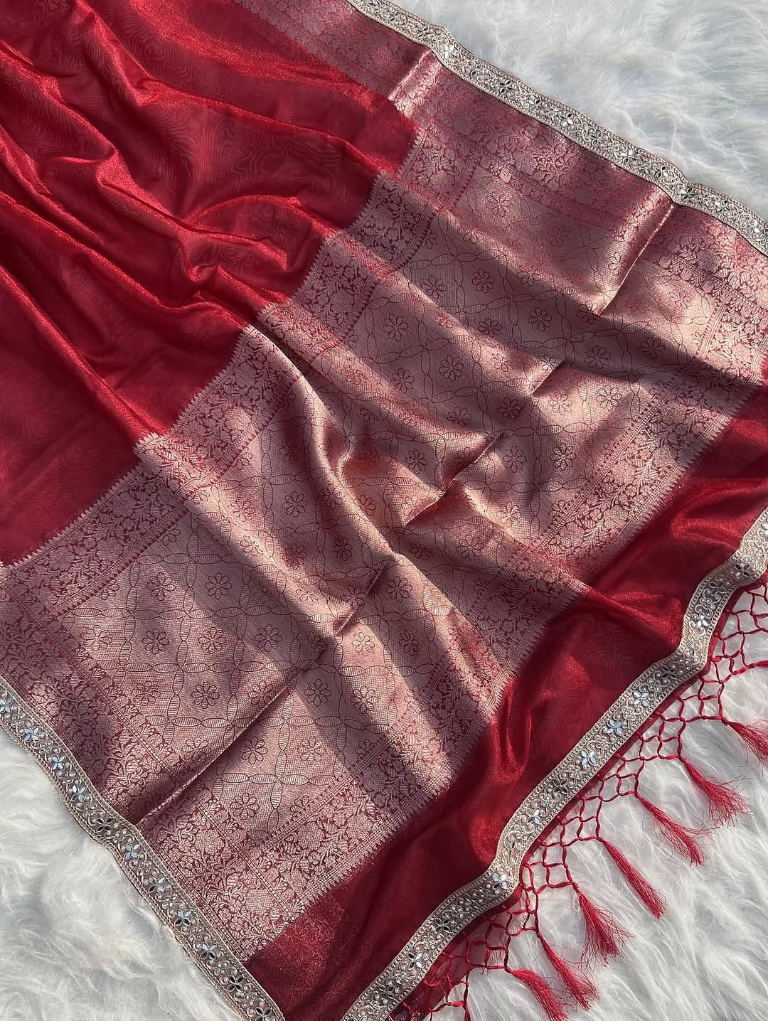 Kanjivaram Bridal Tissue Silk Saree - Image 3