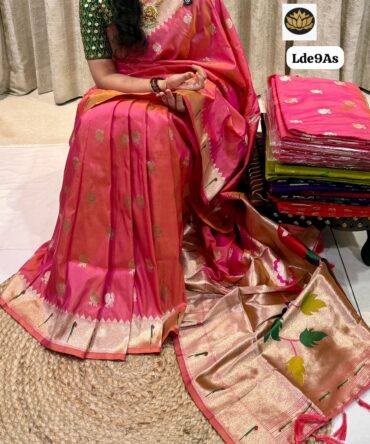 Single Muniya paithani weaving motifs saree parrots pallu with blouse