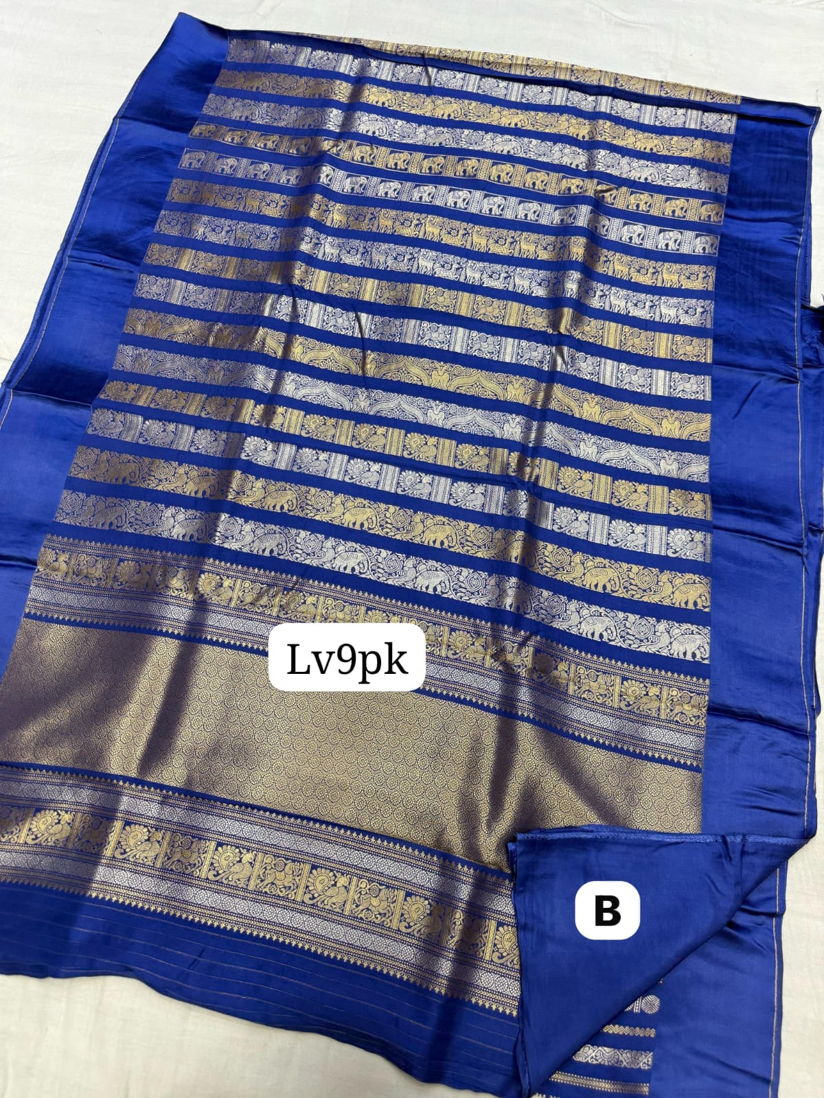 Pure kanjivaram moonga silk saree - Image 9