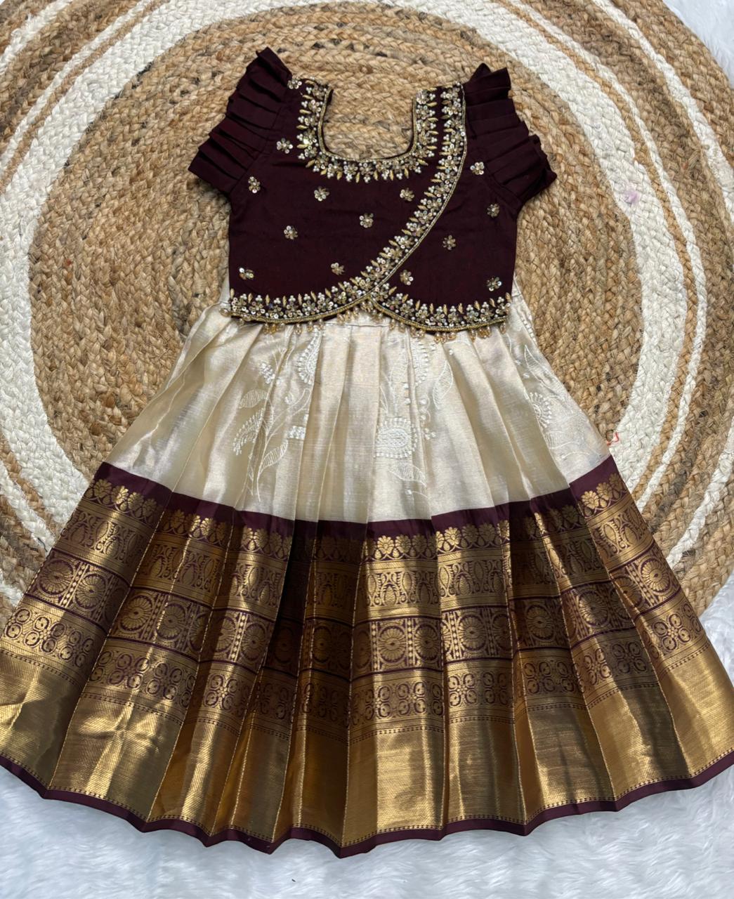 Chikkankari skirt - Image 4