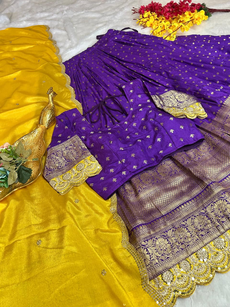 Beautiful Viscos Dola butta with Embodery sleeves and Big border lace - Image 8