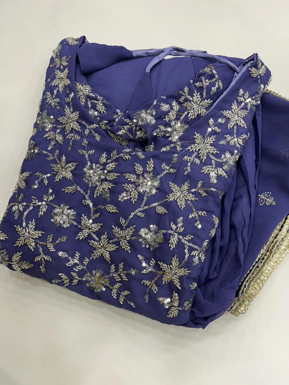 Beautiful gown - Image 7