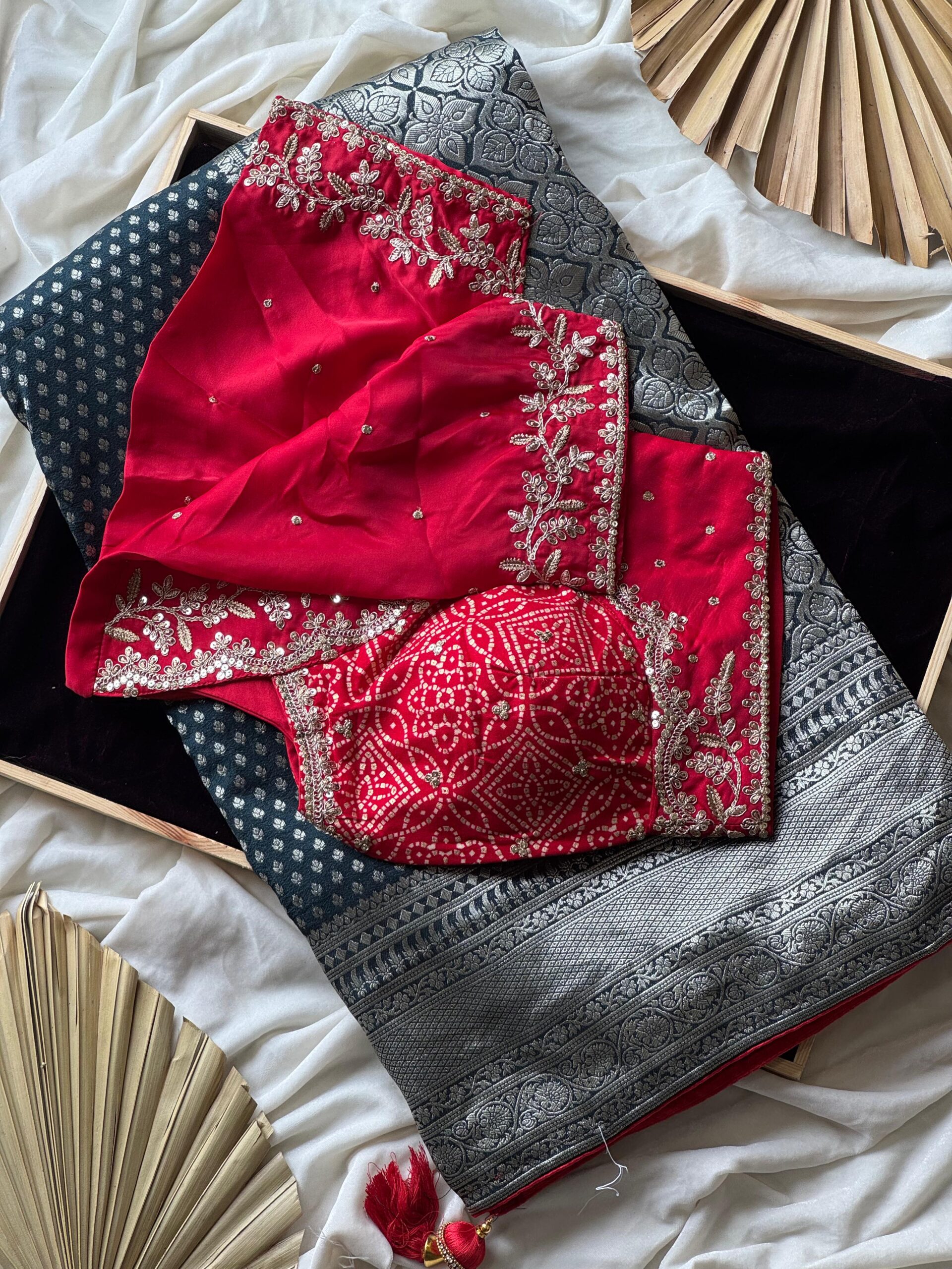 Premium Banarasi dyed silk saree with contract piping border - Image 6