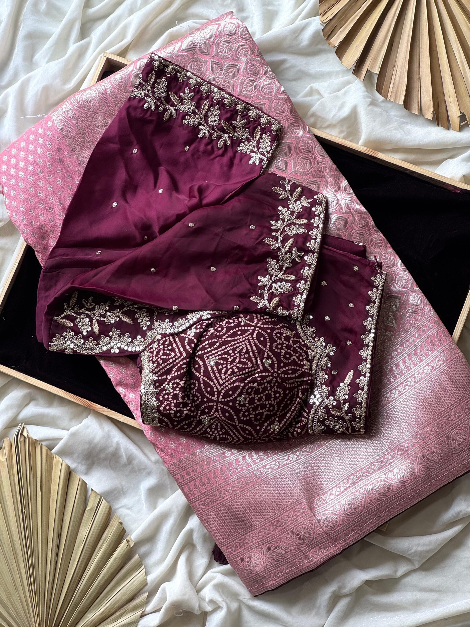 Premium Banarasi dyed silk saree with contract piping border - Image 4