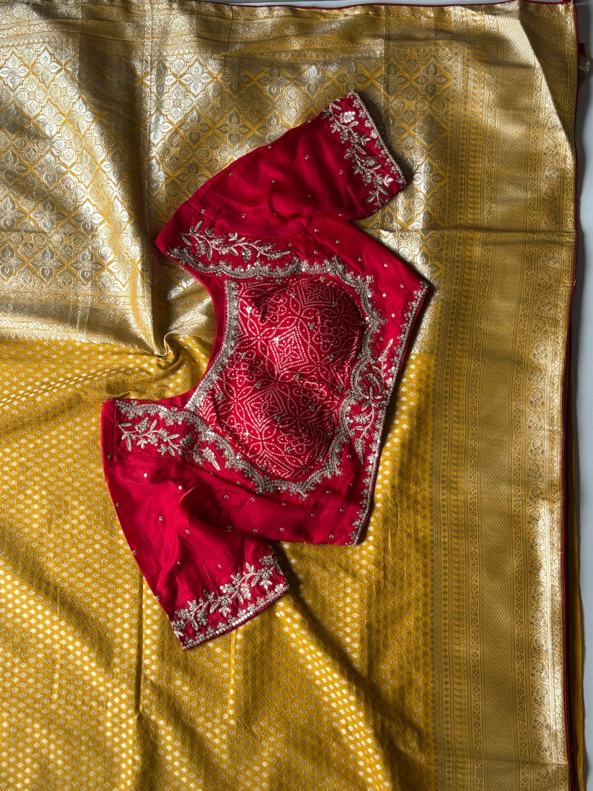 Premium Banarasi dyed silk saree with contract piping border - Image 6