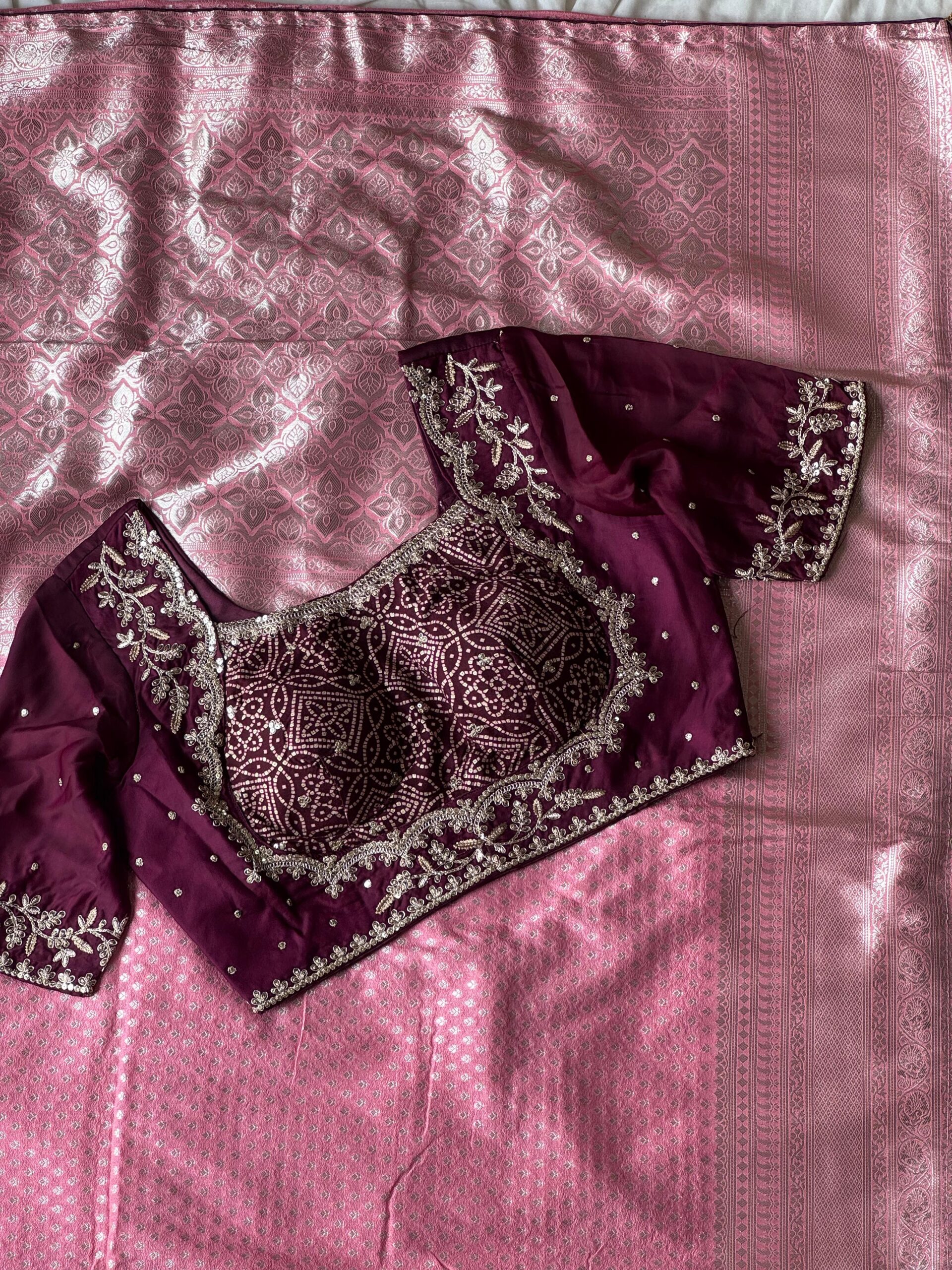 Premium Banarasi dyed silk saree with contract piping border - Image 13