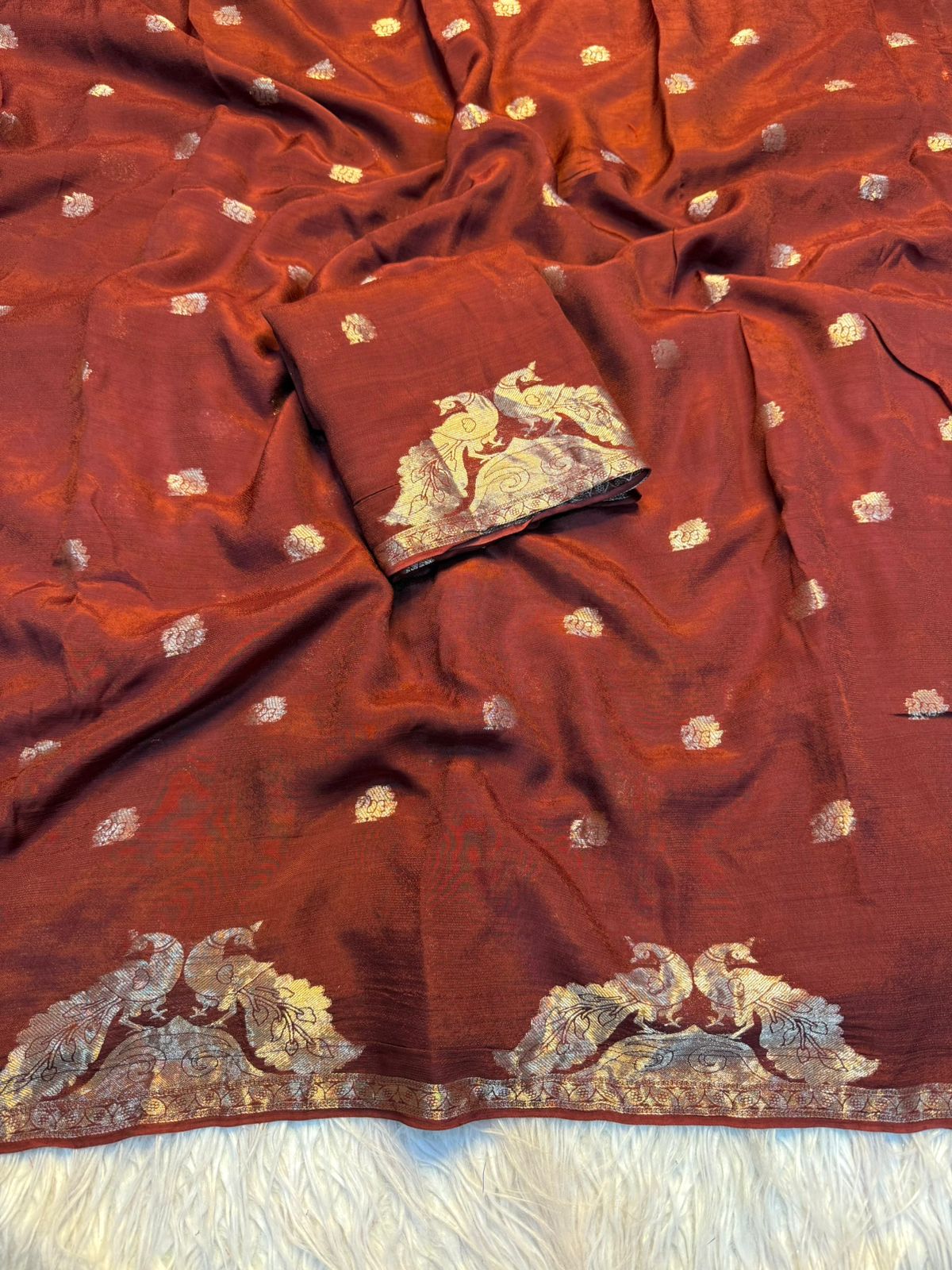 Pure viscose weaving jacquard saree with pure viscose matching blouse - Image 6